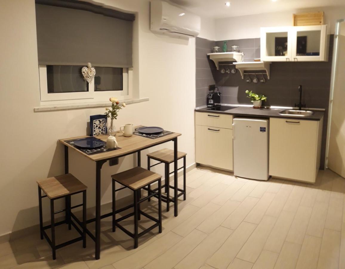 Nadine Penthouse Studio Apartment Naples Luaran gambar